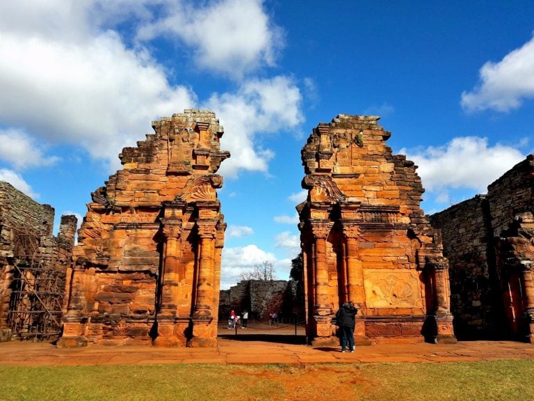 Ruinas de San Ignacio. En Turismo informaron que será uno de los primeros destinos que recibirán al turismo interno.