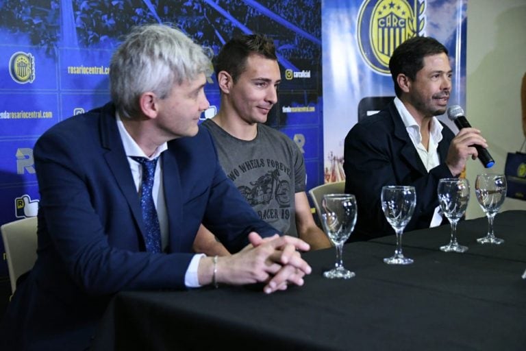 Marco Ruben fue presentado oficialmente este viernes. (Prensa Rosario Central)