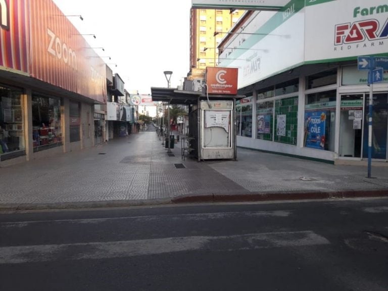 Peatonal Junín en plena cuarentena.