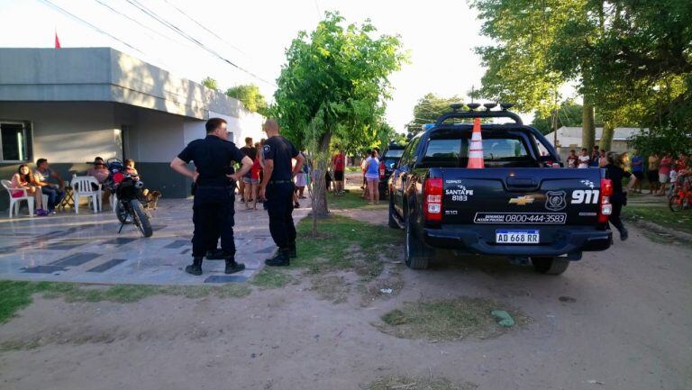 El triple crimen de barrio Scarafía ocurrió este domingo por la tarde en una sobremesa. (Twitter)