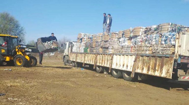 Embarque del material para el reciclaje (El Diario)