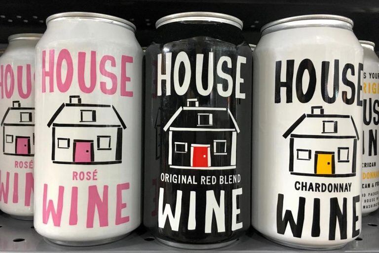 En otros países es muy común la venta de vino en latas.