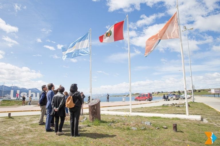 Homenaje en la plazoleta República del Perú