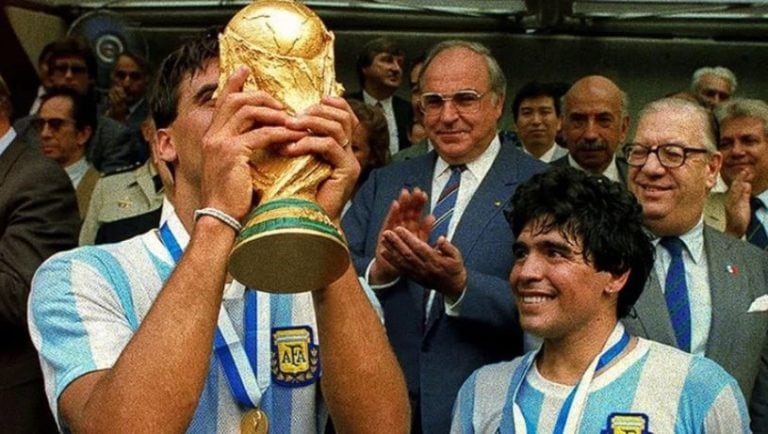 Maradona y el Tata Brown en el 86 (Foto: web)