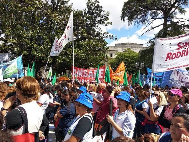 Marcha de los gremios en Santa Fe. (CTA)