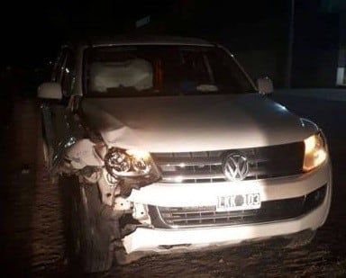 Así quedó la camioneta en chocó a la joven policía.