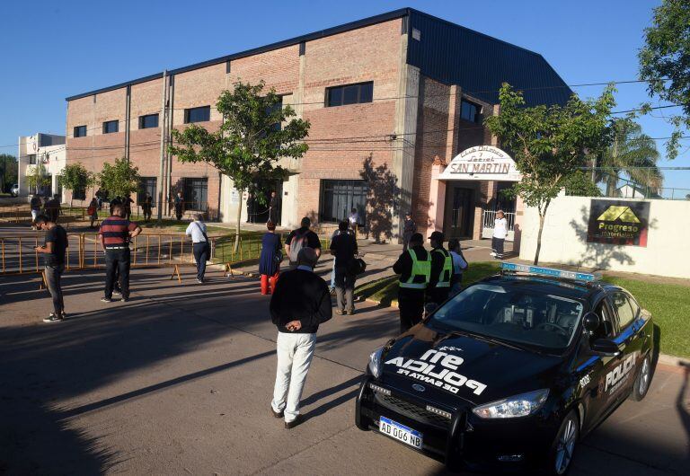 El lugar donde se realizó el velatorio de Emiliano Sala. (Reuters)