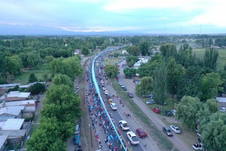 Banderazo en Mendoza. (Foto: gentileza Asamblea por el agua)