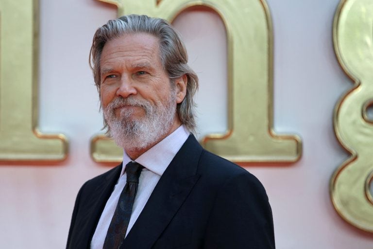 Enero de 2017, Jeff Bridges en la alfombra roja de los premios "Producers Guild" en Beverly Hills, California (Daniel LEAL-OLIVAS / AFP)