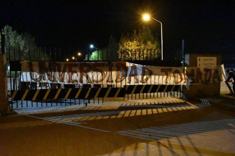 Está tomada la Universidad Nacional de Río Cuarto.