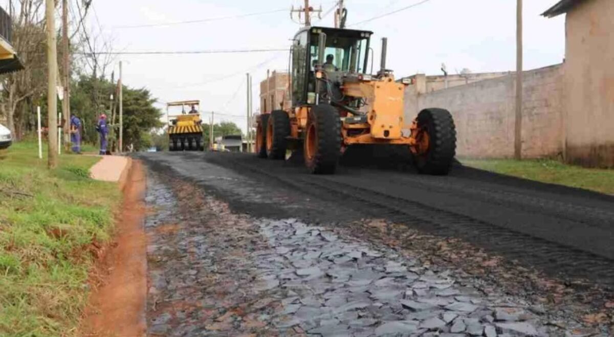 Continúan las obras de asfaltado en las calles obereñas