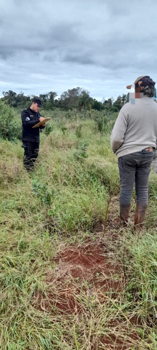 Hallan el cadáver de una mujer en Los Helechos.