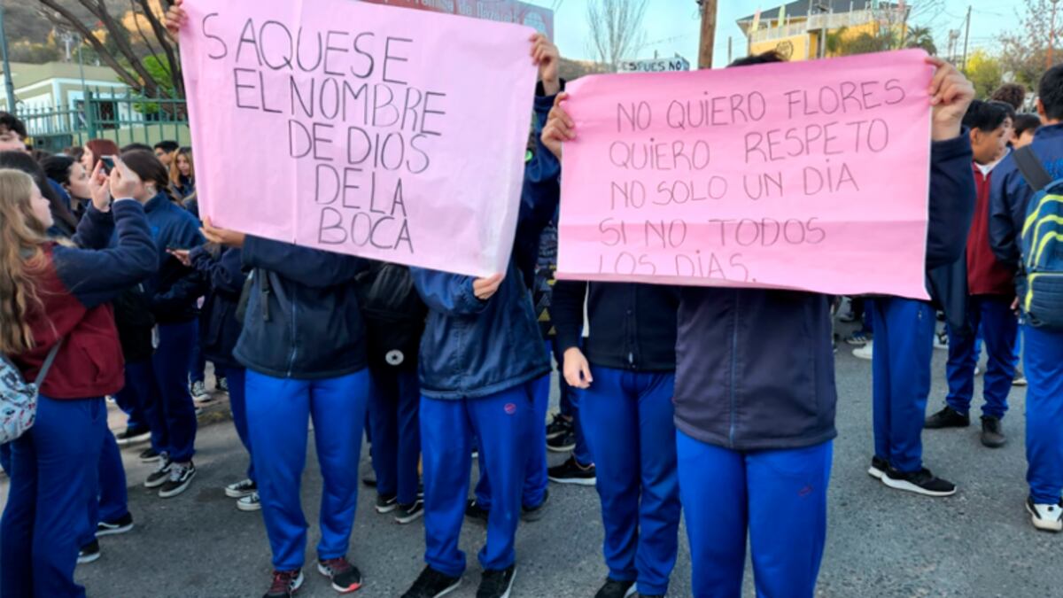 Carlos Paz: crece el escándalo con el Padre Bernabey, ahora lo acusan de ir en contra de la ESI