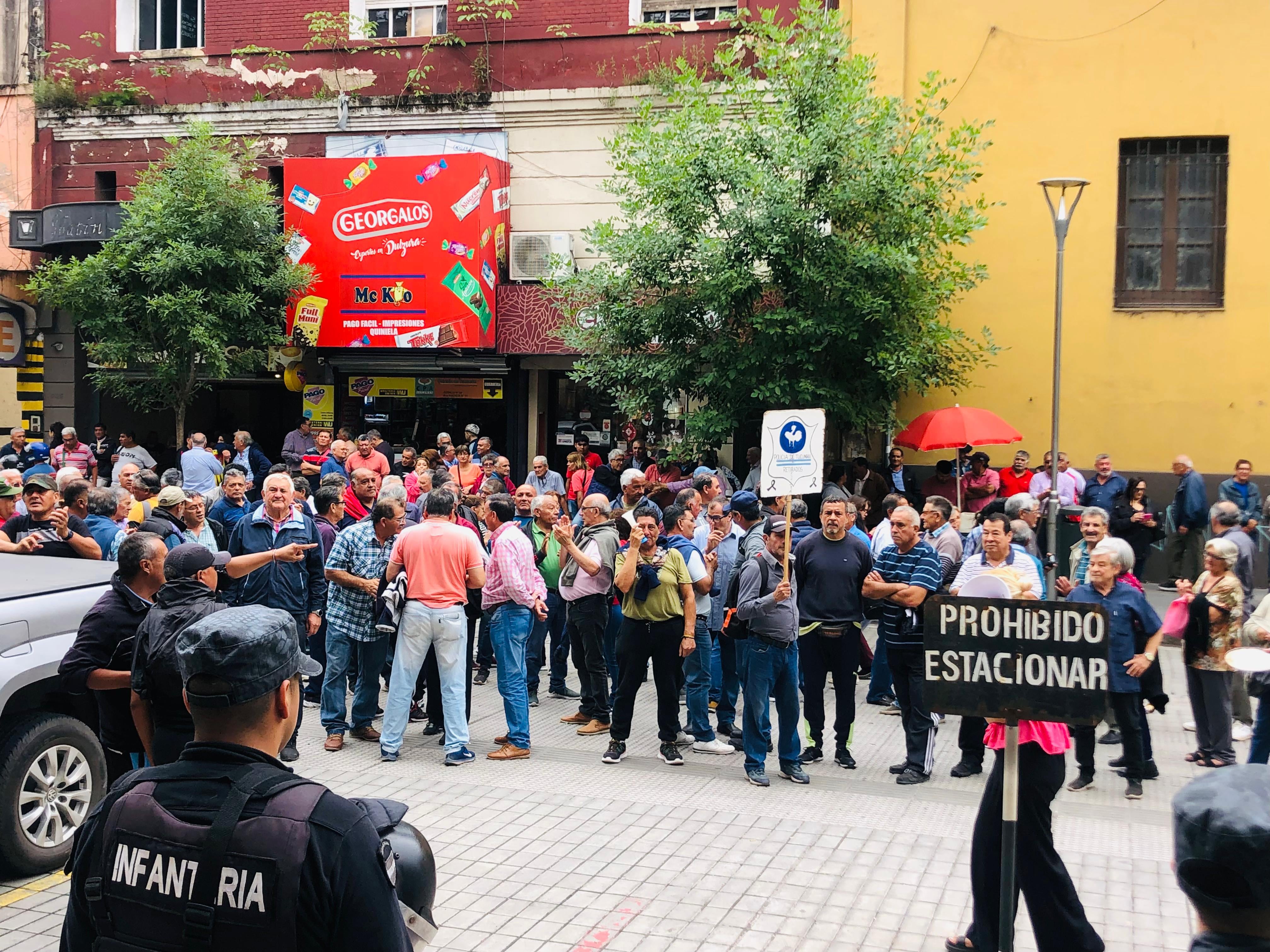 Protesta de policías retirados.