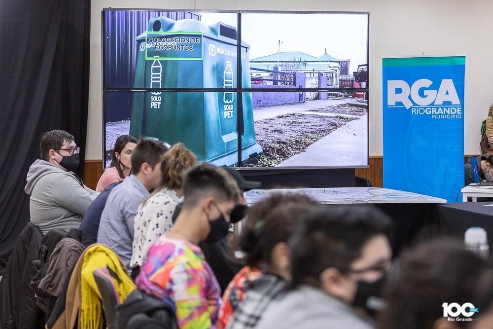 Diferentes organizaciones y representantes de áreas vinculadas al medio ambiente, participaron del anuncio.