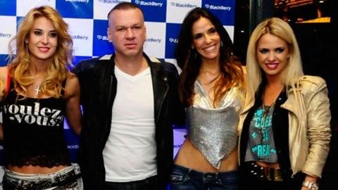 Leandro Rud y parte de las modelos que representaba.