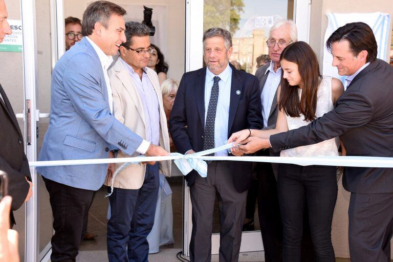 El Laboratorio Municipal se inauguró este viernes con la presencia del intendente Ramón Mestre y el secretario de Saludo, Adolfo Rubinstein.