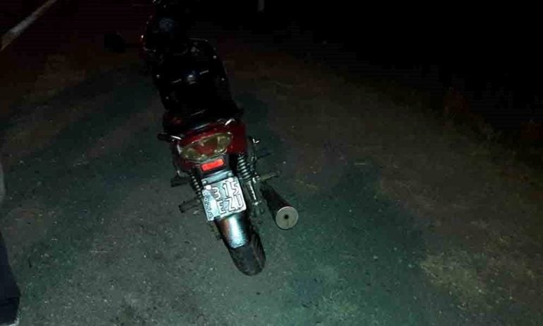 La pareja a bordo de la moto, no necesitó ser hospitalizada