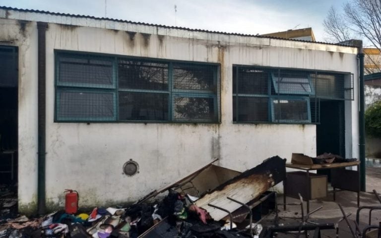 El vandalismos en las escuelas de La Plata cuestan más de $1 millón por mes.