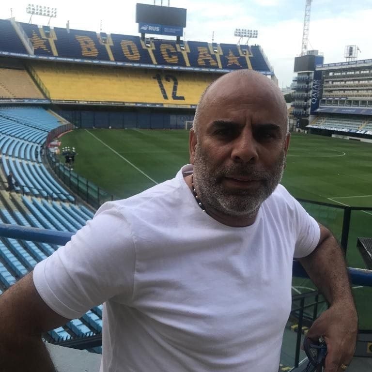 Mauricio "Chicho" Serna en la Bombonera. (Vía País).