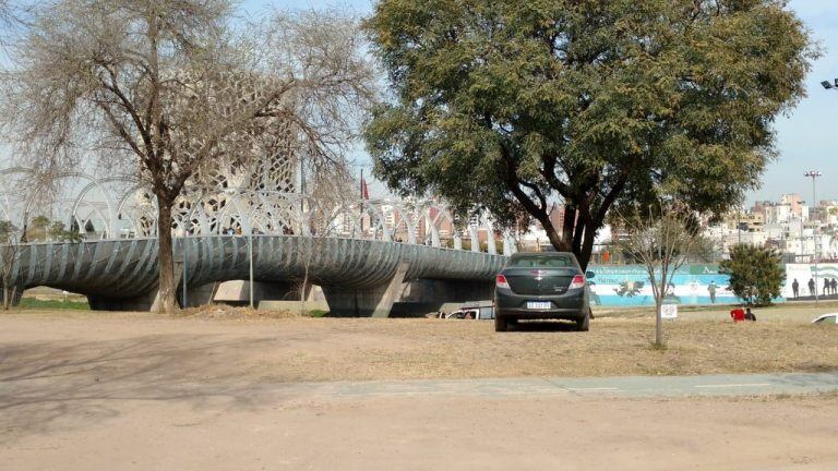 Camioneta cayó al Suquía a la altura del Panal.