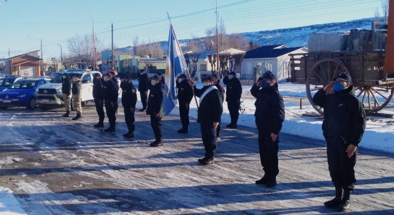 homenaje a comisario Félix Hinostroza