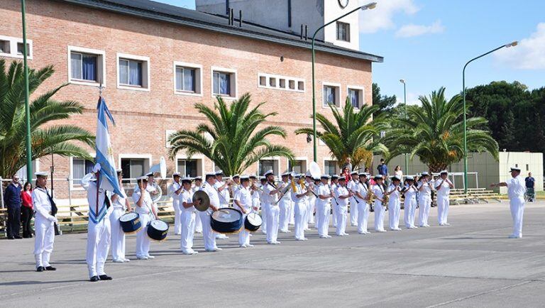 Ceremonia de entrega de medallas y diplomas a suboficiales
(Foto: Gaceta Marinera)