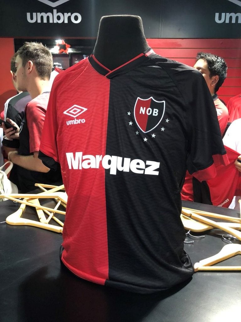 Newell's presenta su camiseta con un novedoso sistema