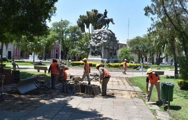 Refacciones de la plaza 25 de mayo