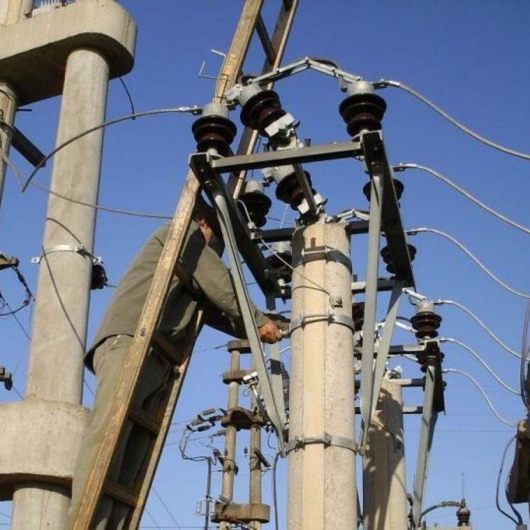 Corte de energía por quema de pastizales el día que hizo 47 grados de térmica.