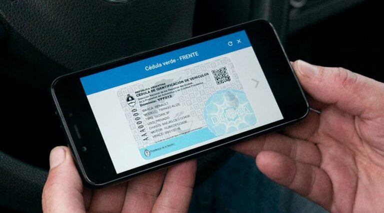 La documentación del vehículo en el celular (Municipalidad de Santa Rosa)