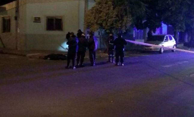 Un camionero atropelló y mató a una mujer. Luego se dio a la fuga. (Foto: Época)