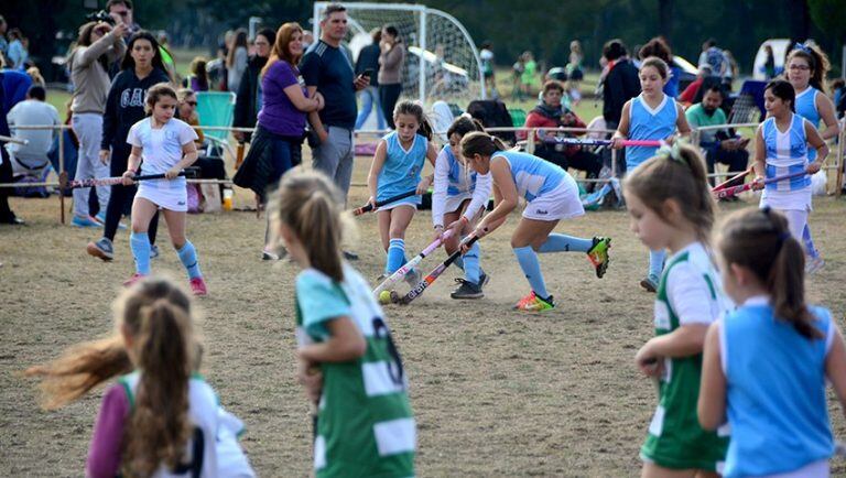 Encuentro de hockey en la base
(Foto: Gaceta Marinera)