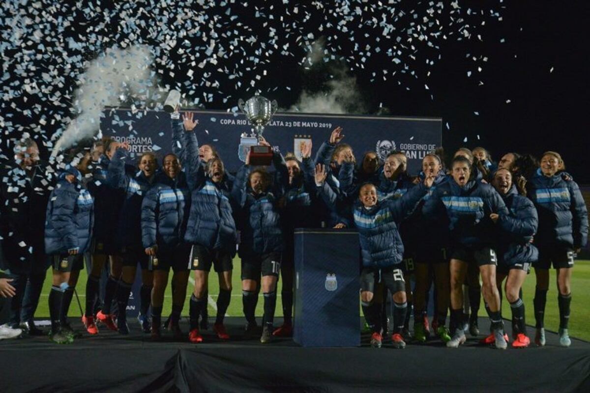 Fútbol femenino: la selección Argentina se despidió con un triunfo en San Luis