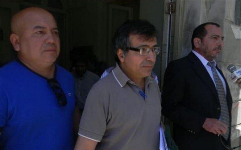 El ex cura Domingo Pacheco (centro) condenado a 13 años de prisión por abuso sexual de menores con acceso carnal.