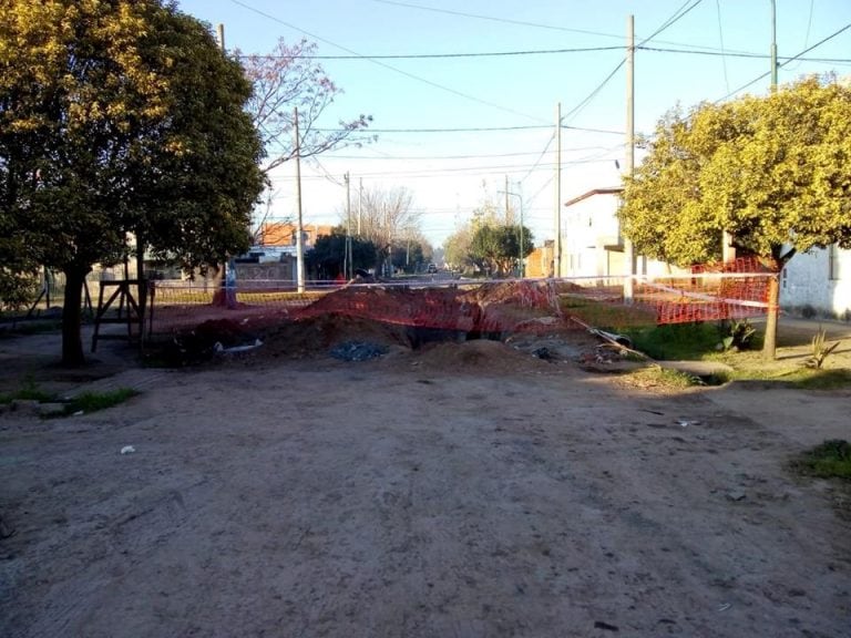 Un joven de 21 años resultó herido tras caer con su moto en una zanja en Pérez. (Portal Pérez)