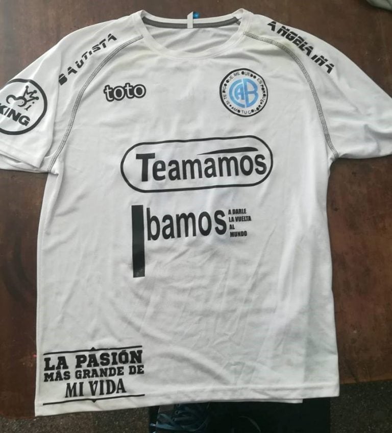 Los hinchas de Belgrano Sandy y Toto, tendrán un casamiento muy especial.