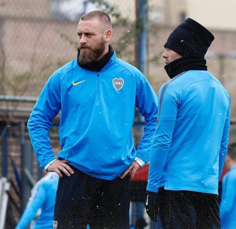 Daniele De Rossi y Carlos Tévez (Foto: Instagram/bocajrsoficial)