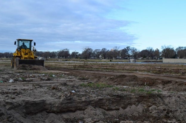 Comenzaron las tareas de limpieza del Río Cuarto.