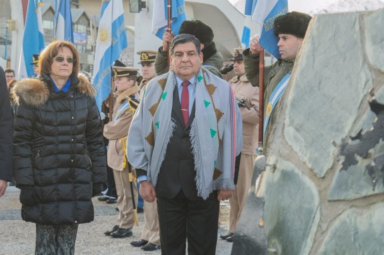 Homenaje en Plaza de Gendarmería Nacional al héroe salteño Martín Miguel de Güemes.