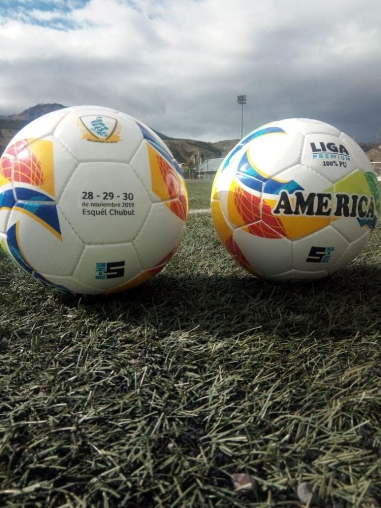 Pelotas oficiales del torneo "Belgranito 2019" en su cuarta edición en Esquel.