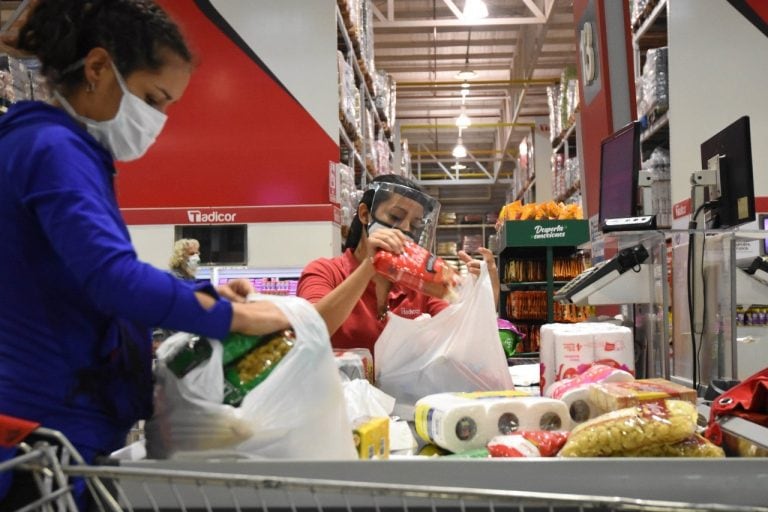 Compras en supermercados (Archivo Los Andes)