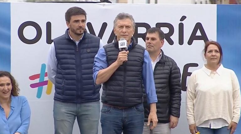 Mauricio Macri junto a Ezequiel Galli (Olavarría) y Hernán Bertellys (Azul).