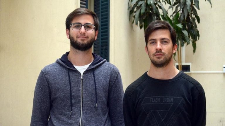 Ignacio Baud y Manuel Vidal, dos de los estudiantes que participan del proyecto (Fotografía: Camila Casero)