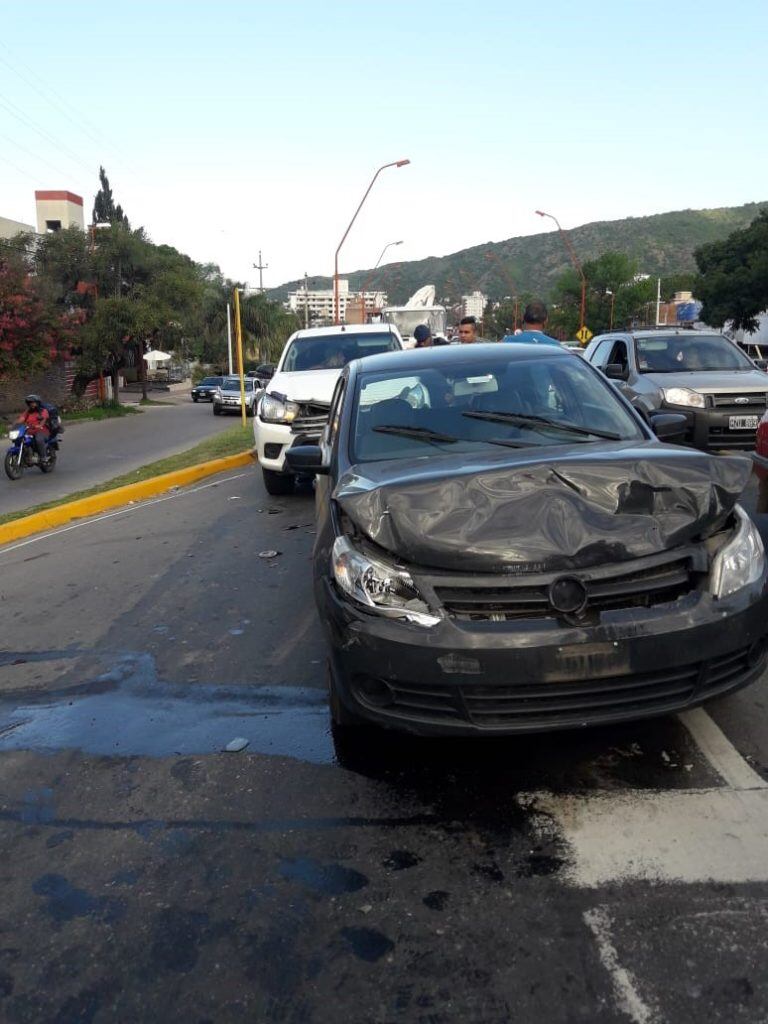 Choque en cadena en Av Uruguay