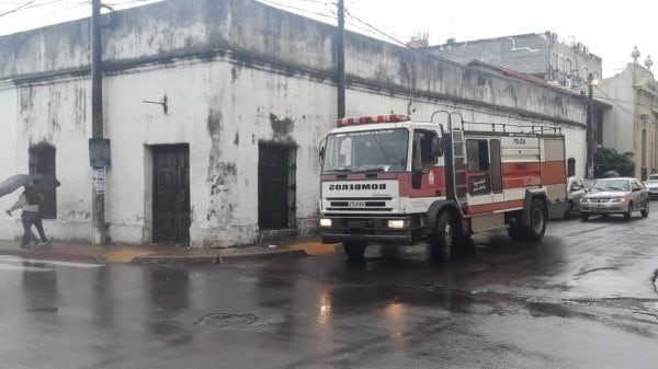 Derrumbe en el Museo de Artesanías. Policía y Bomberos de la provincia asistieron en el lugar.