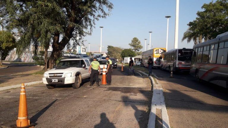 Operativo policial por coronavirus en Corrientes (Vía Corrientes).