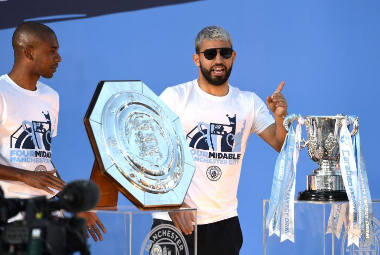 Sergio Agüero, en los festejos del Manchester City. (AFP)