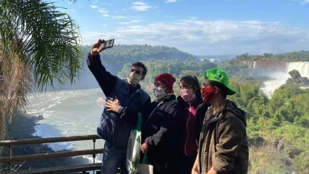 Se agotó el cupo para visitar las Cataratas y esperan que se amplíe para residentes de otras localidades