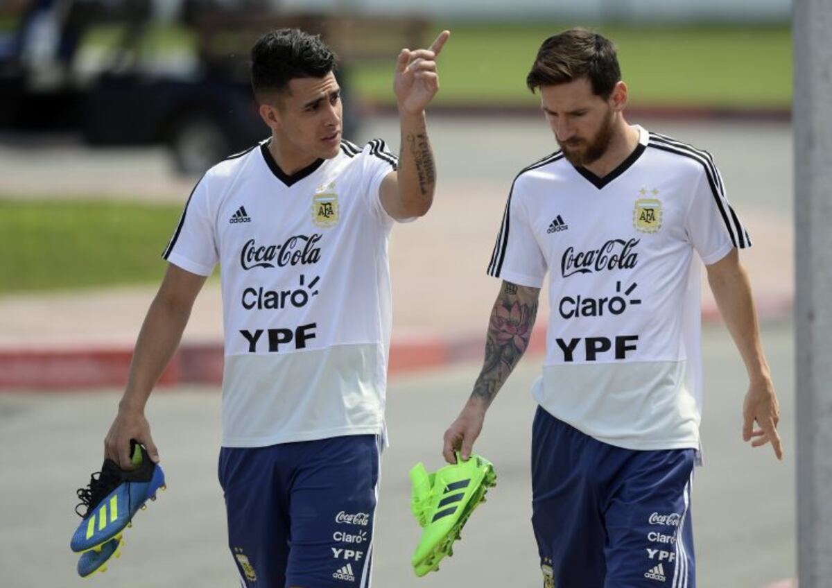 Lionel Messi le regaló su camiseta a Cristian Pavón tras el amistoso en el Camp Nou